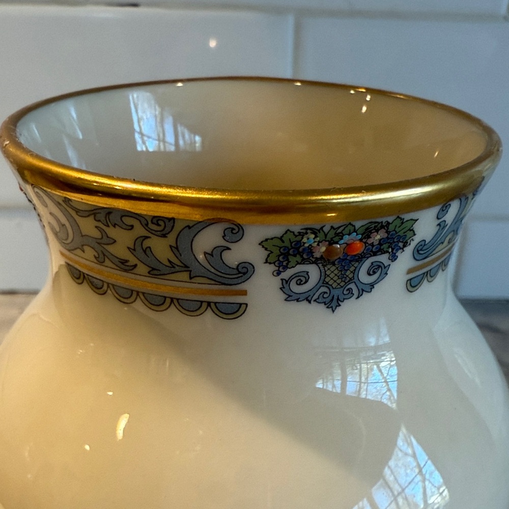 Lenox Autumn Vase with 24K Gold Rim - Picture 2 of 7